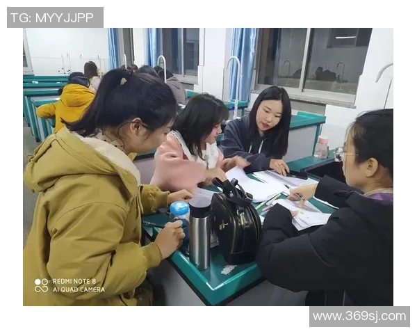 南京攀岩队比赛经验分析与表现总结探讨