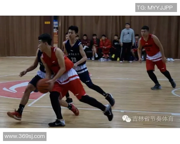 西安篮球队的节奏揭秘：激情与技巧交织的赛场故事