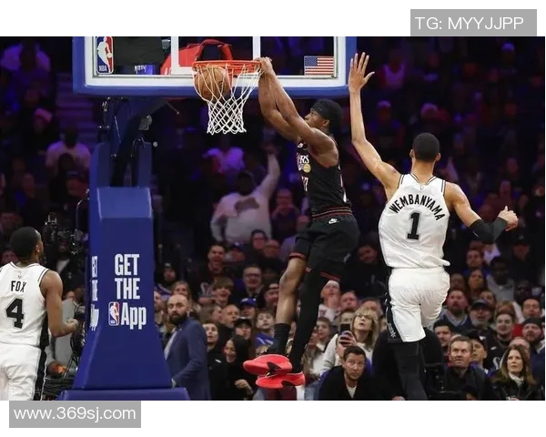 夏季联赛精彩对决马刺与76人激战正酣期待新星崭露头角