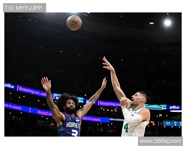 303黄蜂与凯尔特人激战正酣球迷期待精彩对决与精彩瞬间